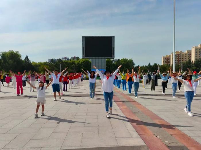 九游中国站-红岗区银河街道彩云社区：七夕怀旧运动会 邻里欢聚话温情